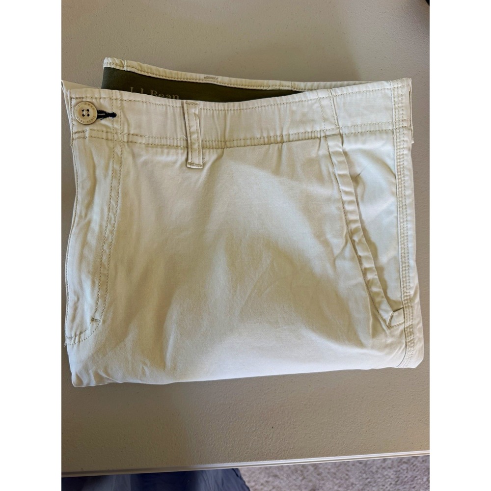 L.L. Bean Men's 42x32 Beige Twill Classic Fit Straight Flat Front Pants Pockets